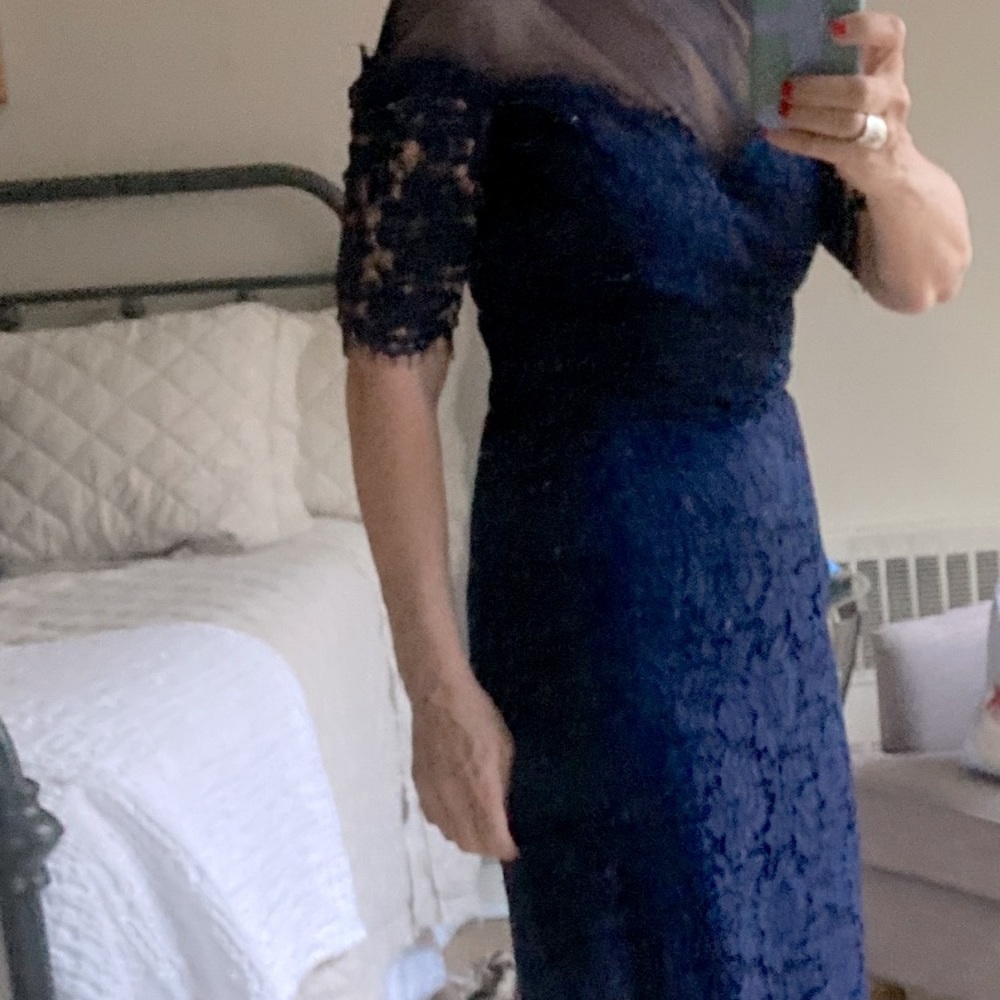 NWOT navy evening dress.Eliza J SZ 8. Elbow length sleeve.Very comfortable dress